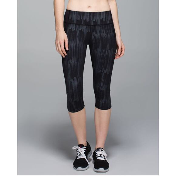 Lululemon womens Run: Top Speed Crop black leggings size 4 - Picture 1 of 13
